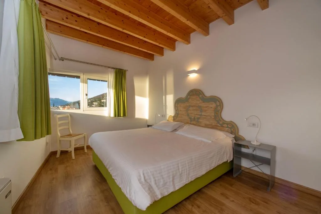 Appartamento con 1 Camera da Letto, Balcone e Vista Lago — Residence Ca Del Lago