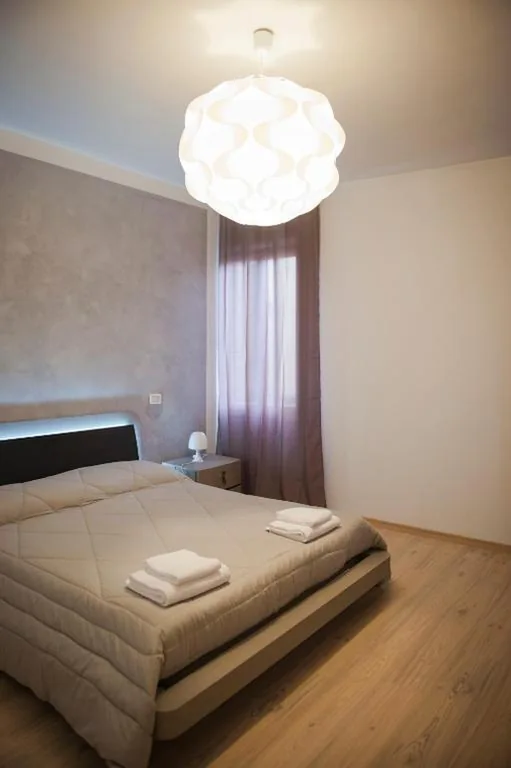 One-Bedroom Apartment with External Private Bathroom (2 Adults) — Porta Orientalis Venice