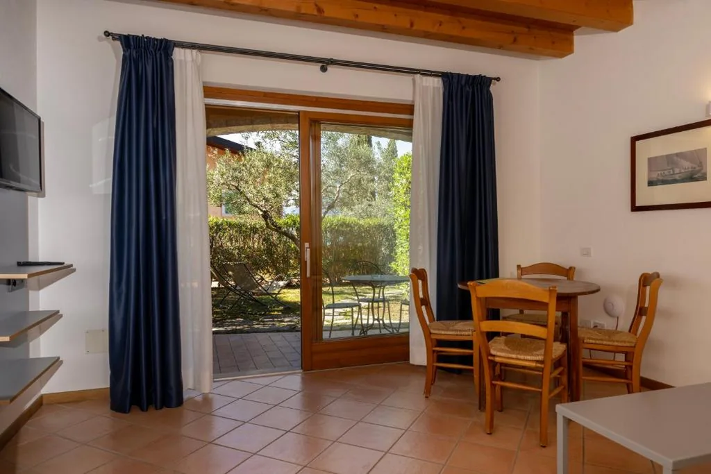 Appartamento con 1 Camera da Letto e Vista Giardino — Residence Ca Del Lago