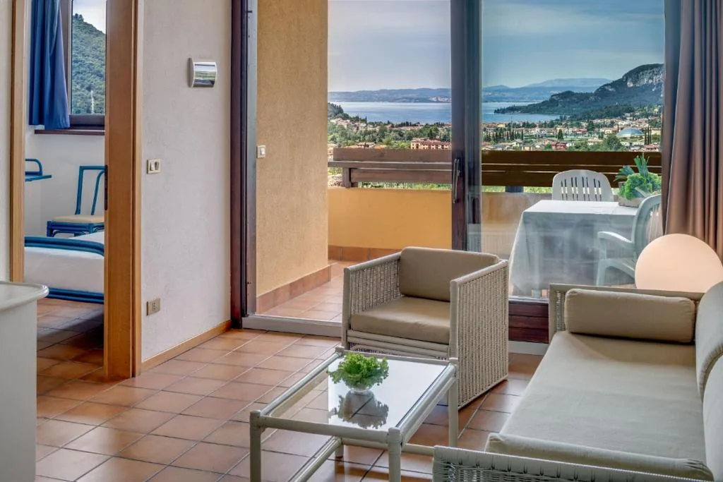 Appartamento con 1 Camera da Letto e Vista Lago — Poiano Garda Resort Appartamenti