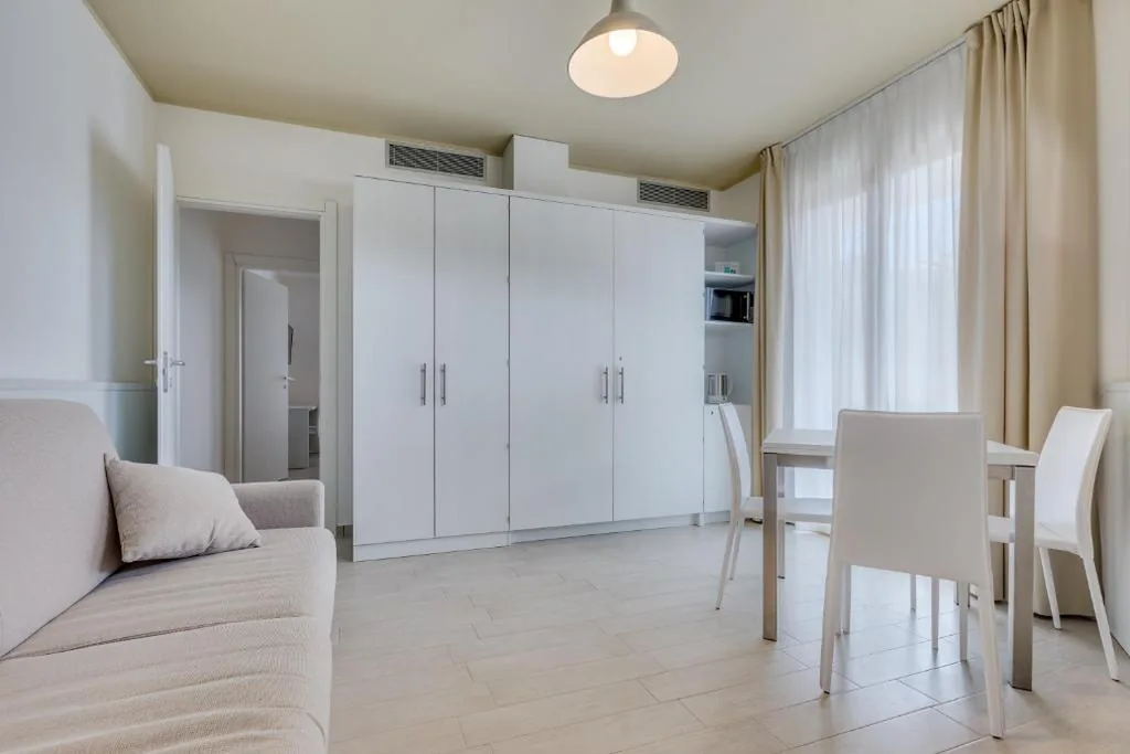 Appartamento con 1 Camera da Letto — Hotel Ambassador