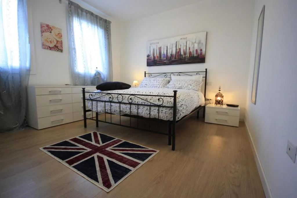 One-Bedroom Apartment — La Lanterna