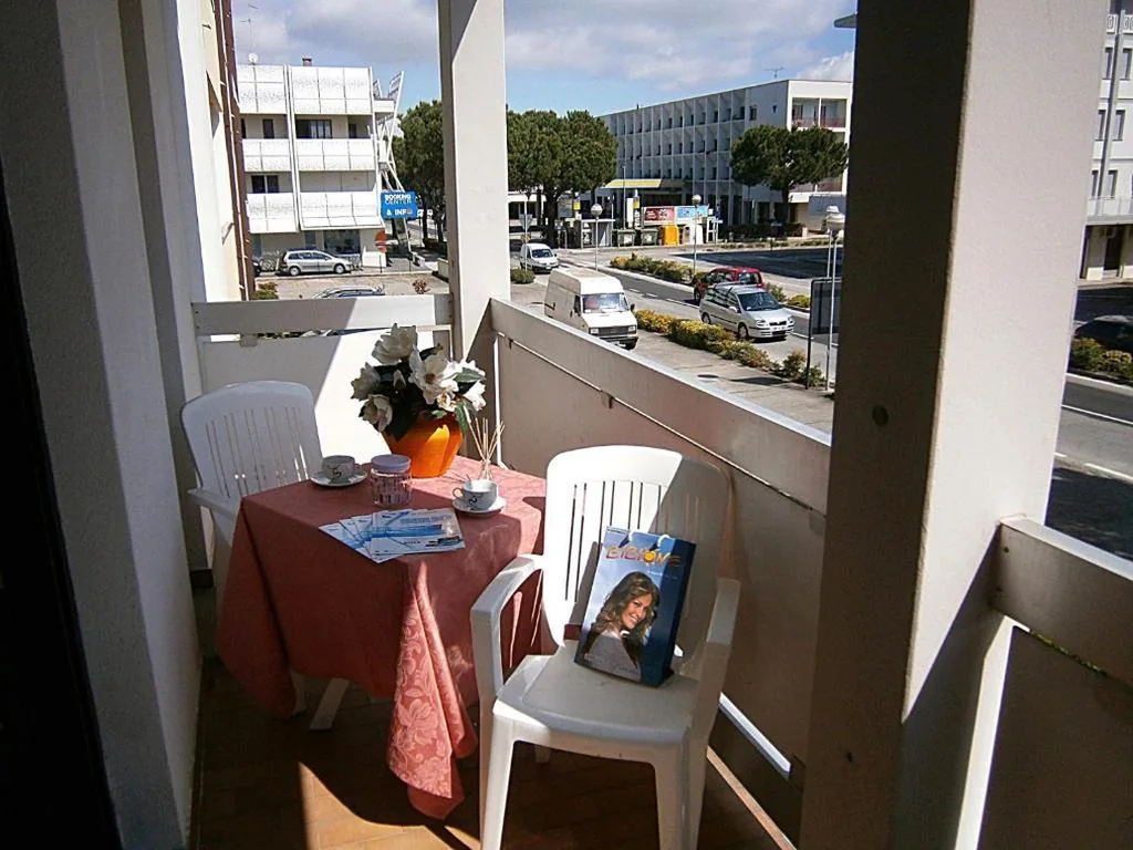 Appartamento con 1 Camera da Letto — Quadrangolo