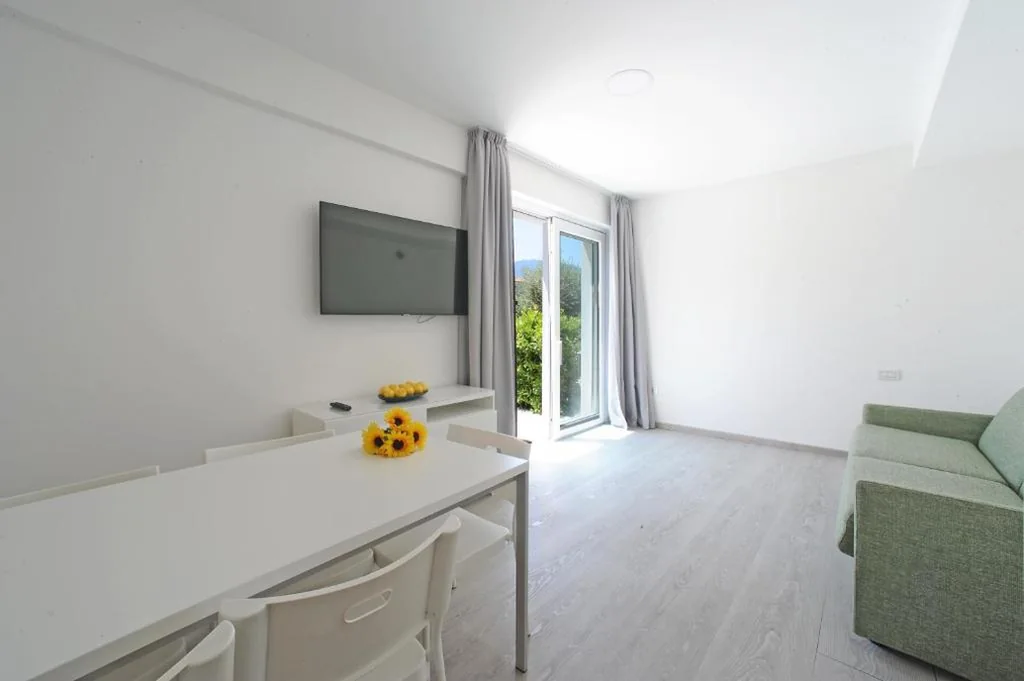 Two-Bedroom Apartment with Direct Garden Access — Residence Goethe