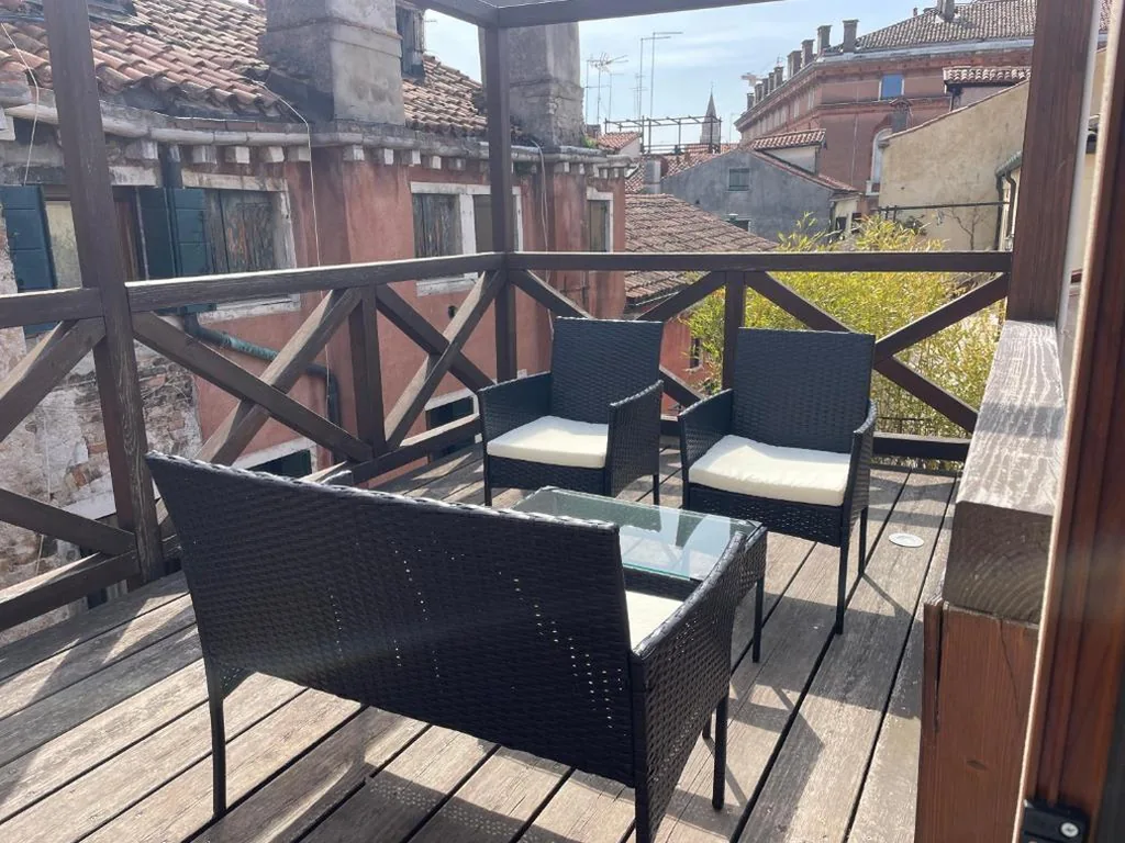 Appartamento con 2 Camere da Letto e Terrazza — NEW OPENING San Marco Secret 4343