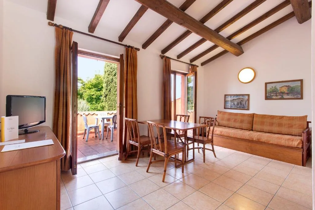 Appartamento con 2 Camere da Letto e Vista Lago — Poiano Garda Resort Appartamenti