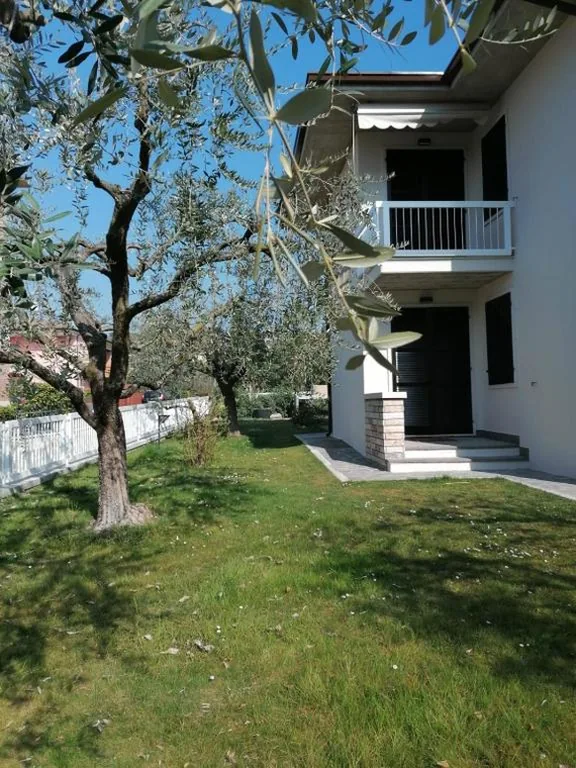 Appartamento con 3 Camere da Letto — BETULLA BIANCA