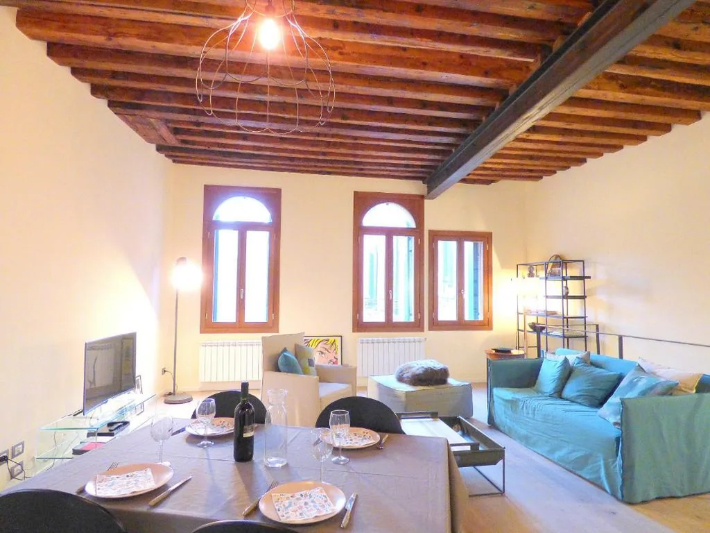 Three-Bedroom Apartment — Ca’ Neldo – VeniseJeTAime
