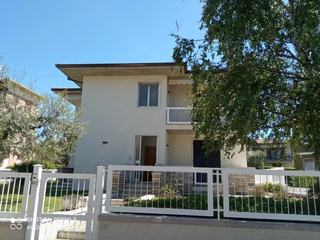 Appartamento con 3 Camere da Letto - Piano Alto — BETULLA BIANCA