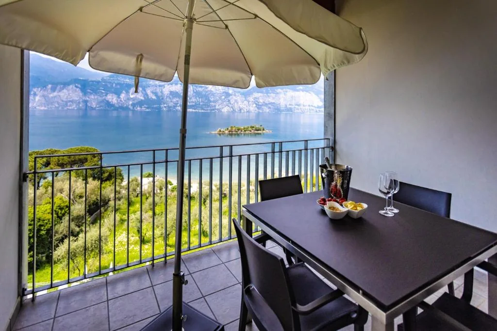 Apartment with Balcony and Lake View — Hotel Roma Aparthotel