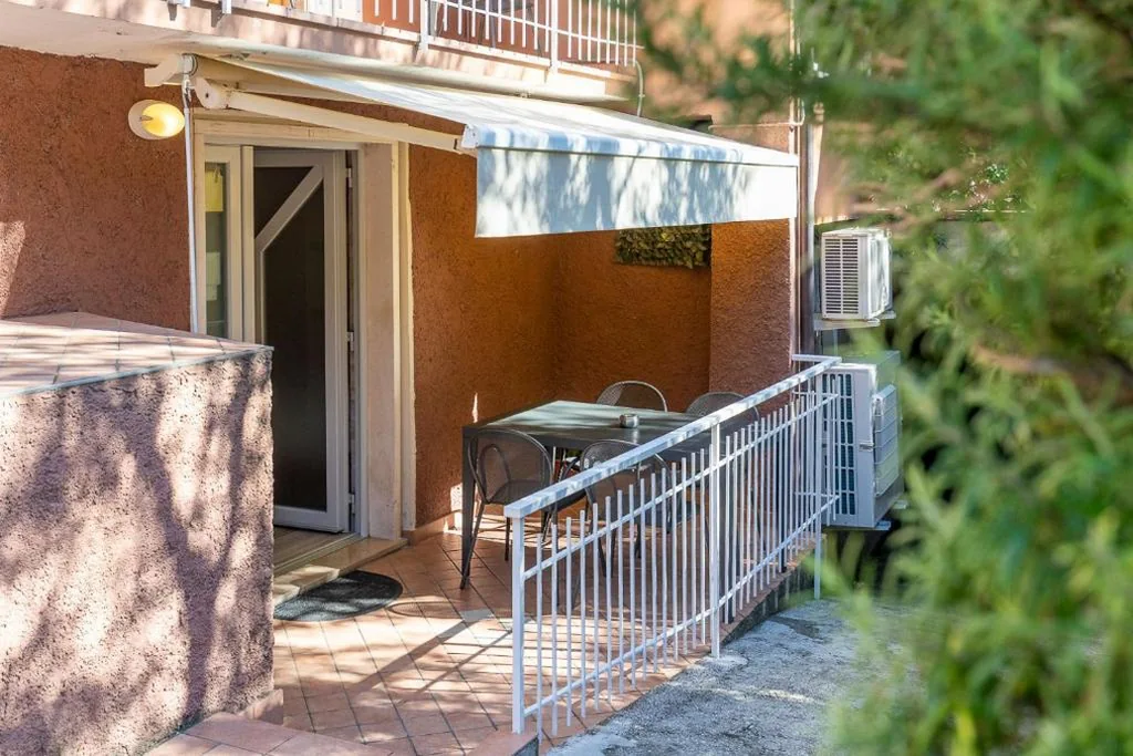 Apartment with Patio - Basement — Hotel Garni Ischia