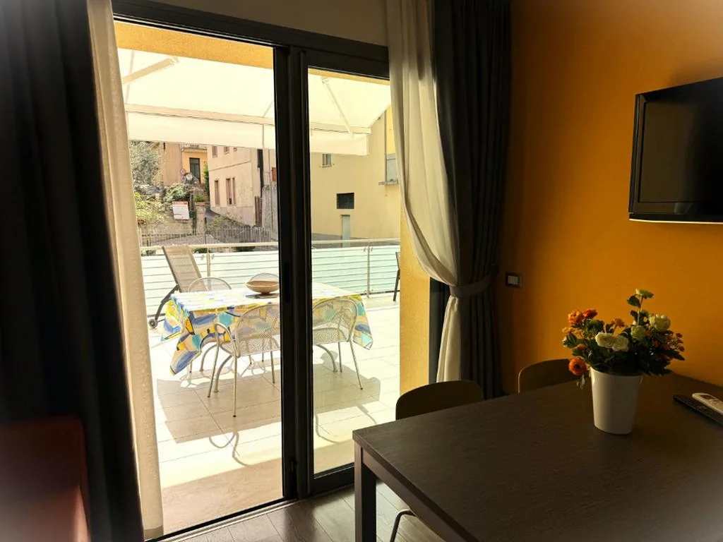 Appartamento con Vista Montagna e Terrazza — Gardesana Active Apartments