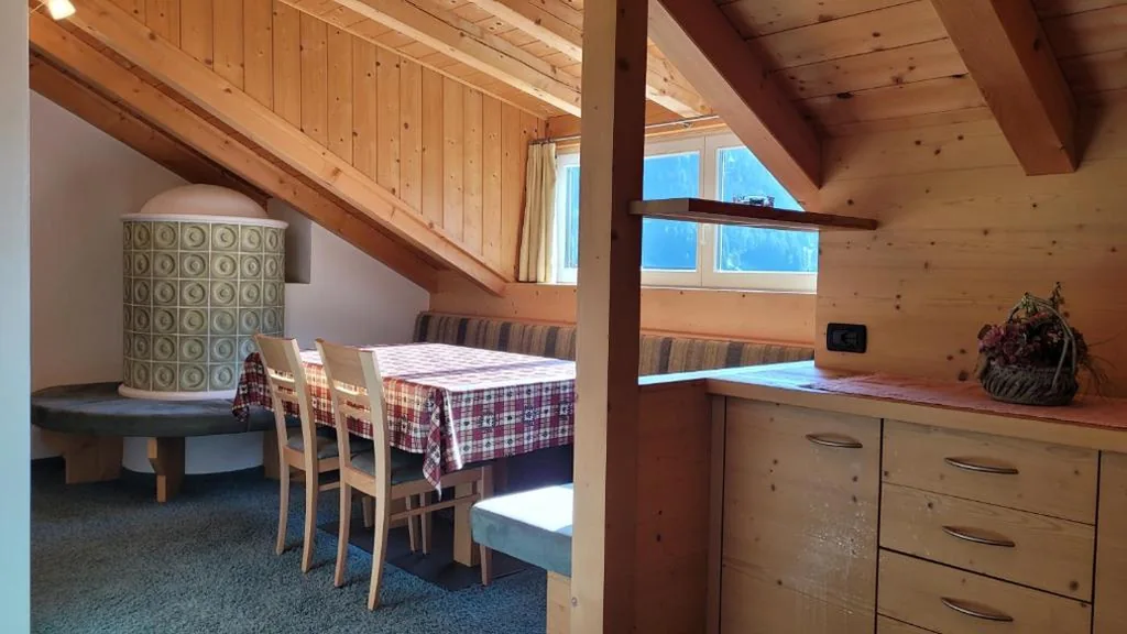 Deluxe Apartment — Apartments Alpenroyal Arabba – Check-in at Garni Royal