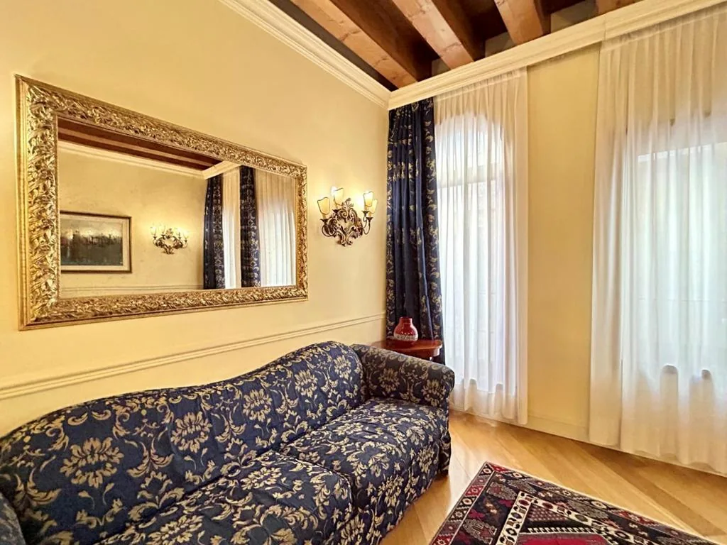 Appartamento Deluxe con 1 Camera da Letto e Divano-Letto — Torre Dell’Orologio Signature Residence