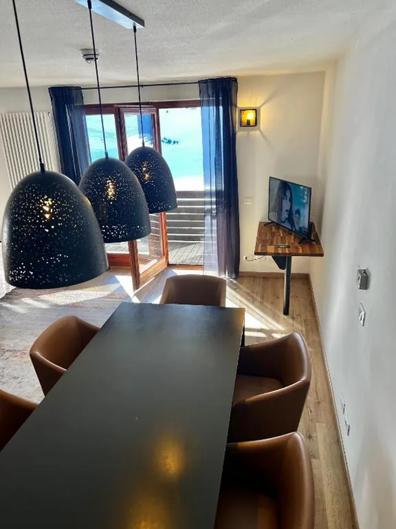 Deluxe Two-Bedroom Apartment with Balcony — Grifone Dolomiti Residences