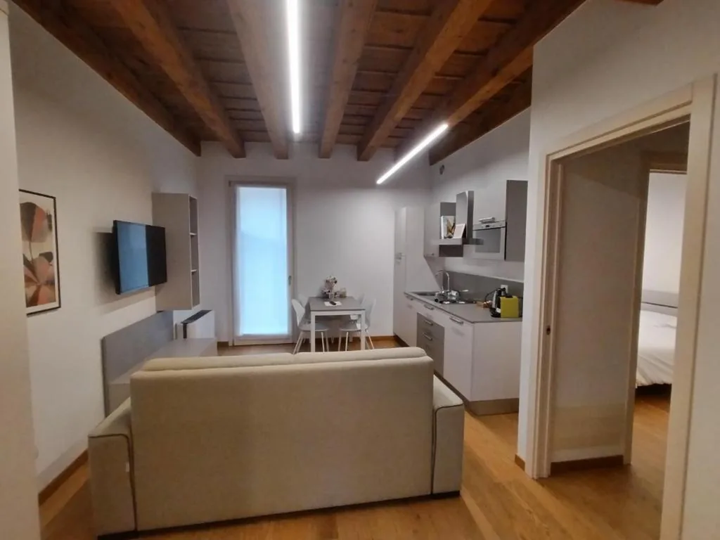 Deluxe Apartment with Balcony — Residenza Della Samaritana