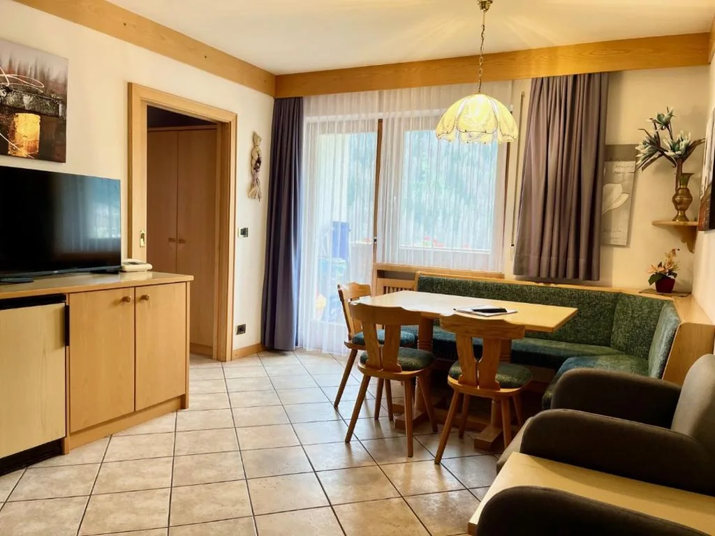 Two-Bedroom Family Apartment with View — Wellness Residence Panorama – check-in at Olympia Hotel