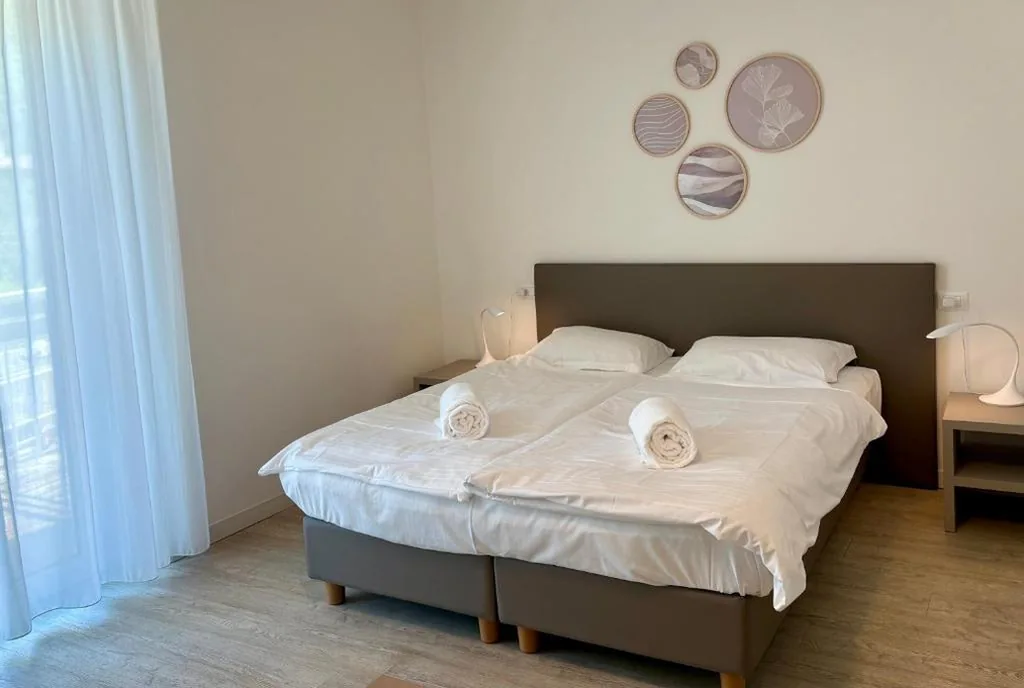 Studio Apartment with Mountain View — Hotel Roma Aparthotel