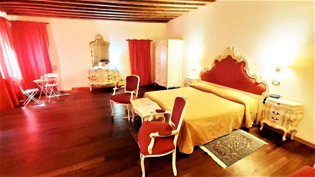 Studio Apartment — Locanda Barbarigo