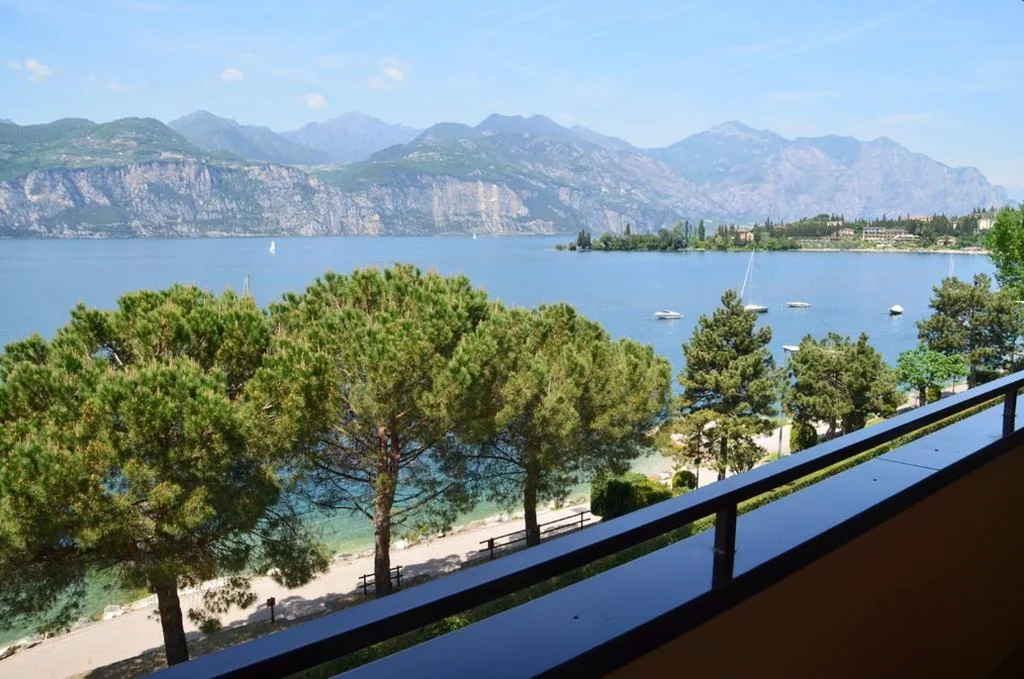 Standard Apartment with Lake View — Residence Lido Hotel