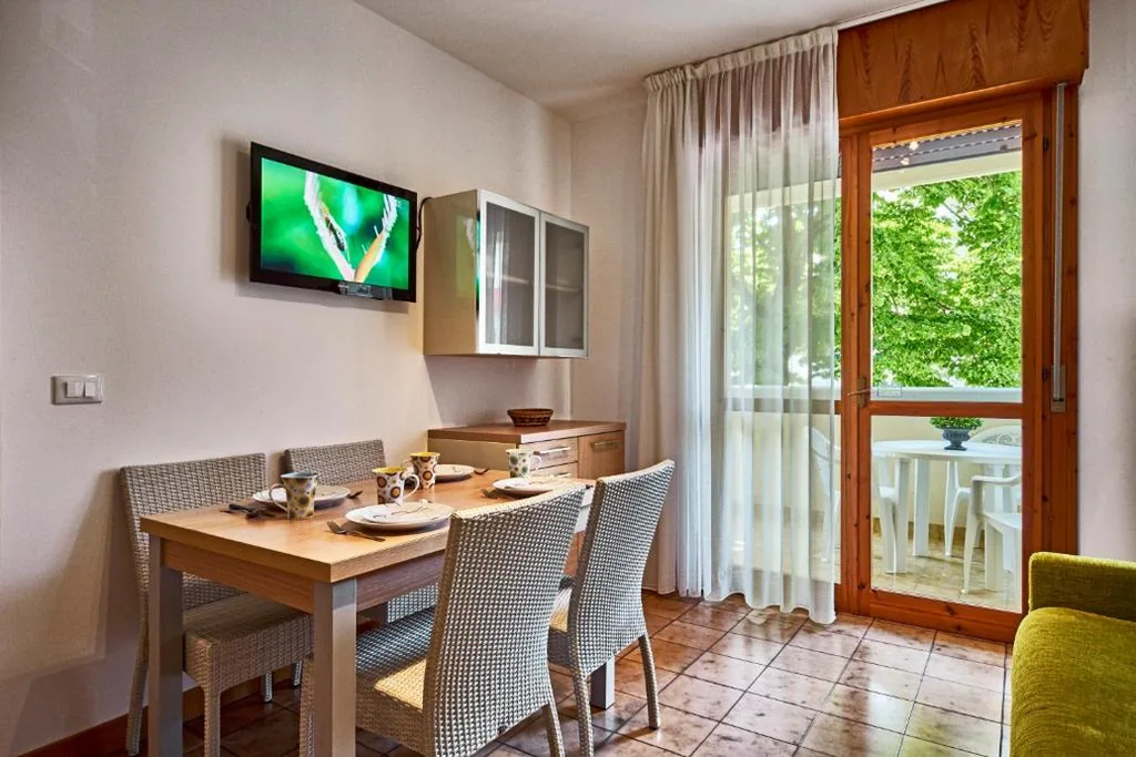 Superior One-Bedroom Apartment with Balcony — Residence Columbia