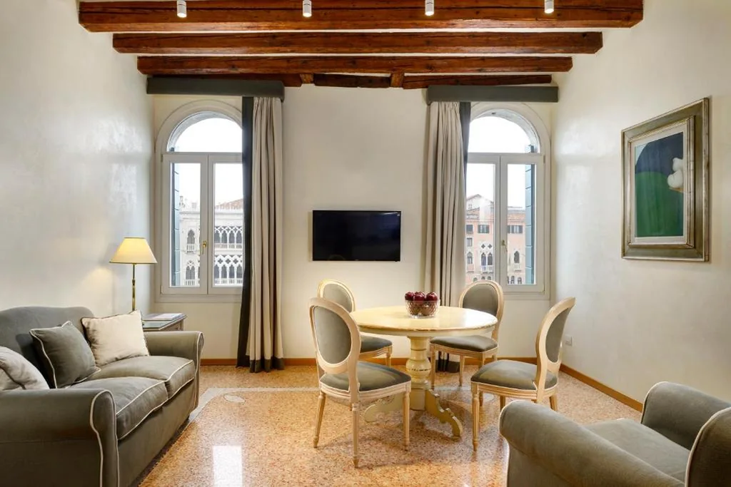 Appartamento Superior con 2 Camere da Letto - Dépendance — Hotel L’Orologio Venezia – WTB Hotels