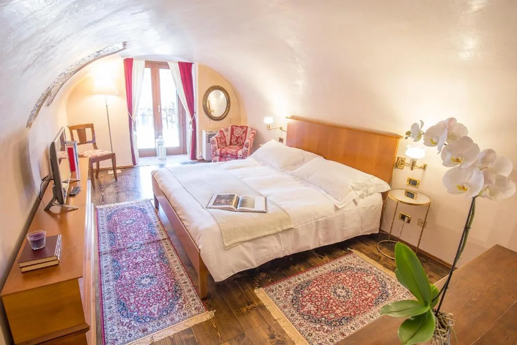 Appartamento Superior su 2 Livelli con Balcone e Vista Città — Corte Realdi Suites Piazza Erbe