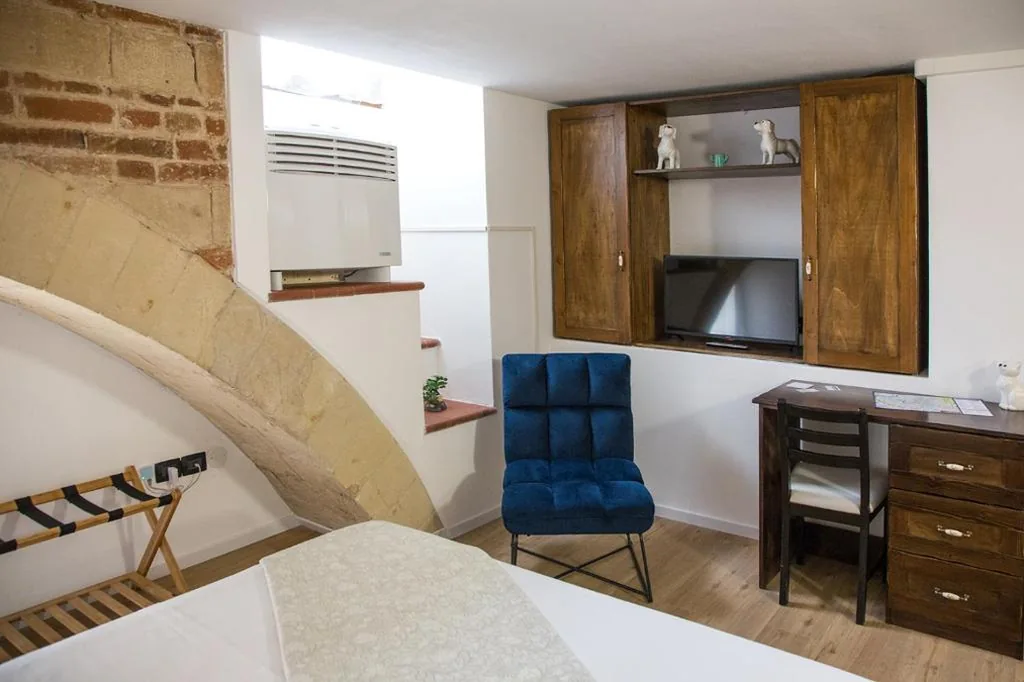 Aurelia Luxury – Piazza delle Erbe — foto 4