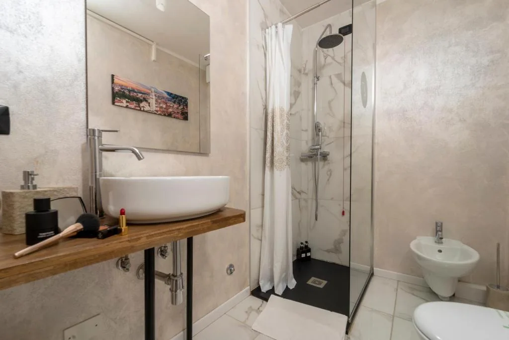 Aurelia Luxury – Piazza delle Erbe — foto 8