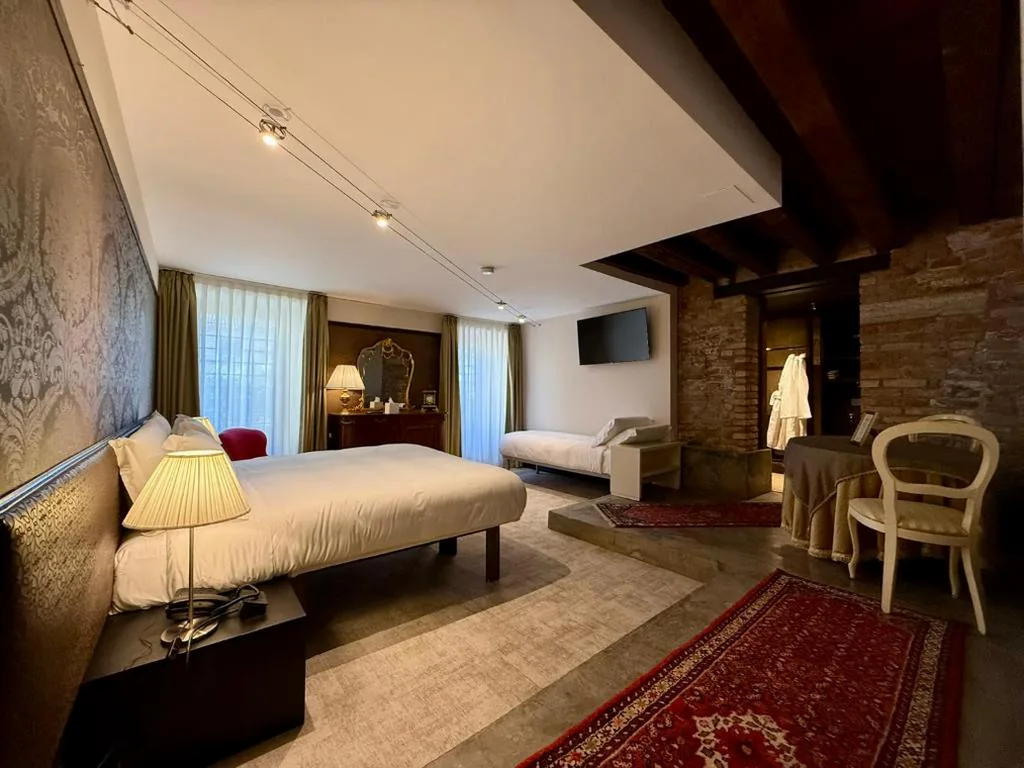 Avogaria 5 Rooms