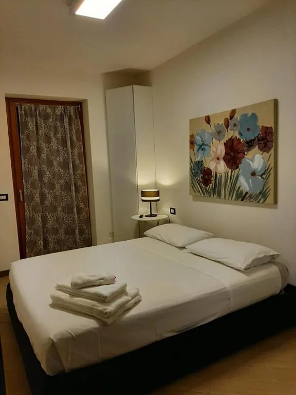 BMP APARTMENT DELUXE 2 JACUZZI RISCALDATA PRIVATA vista Lago di Garda — foto 6