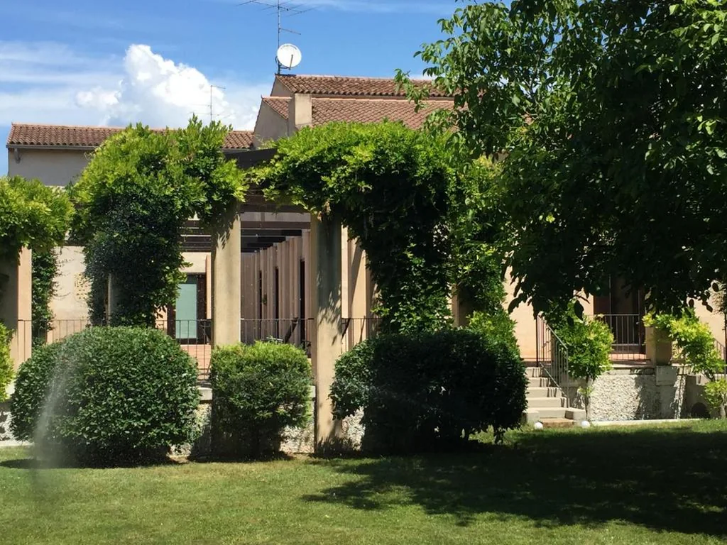 Ca’ Bert Villa dei Glicini B&B