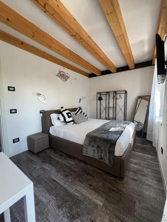 Caivano Rooms New Opening