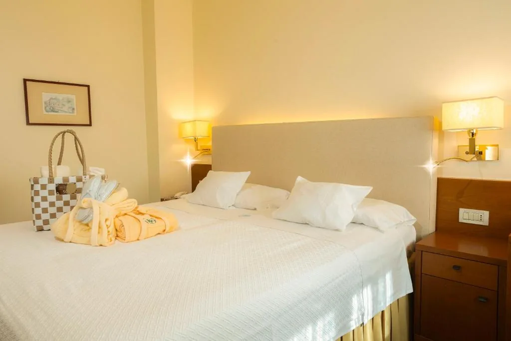 Camera Basic Matrimoniale/Doppia con Letti Singoli — Hotel Garden Terme