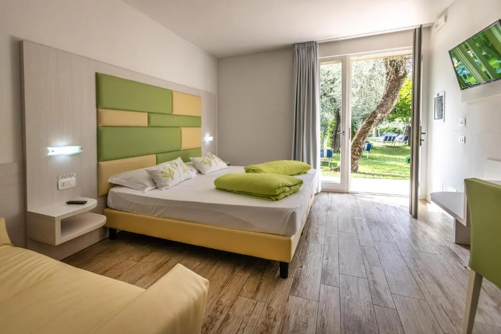 Bio Double or Twin Room with Terrace and Garden View — Hotel Augusta