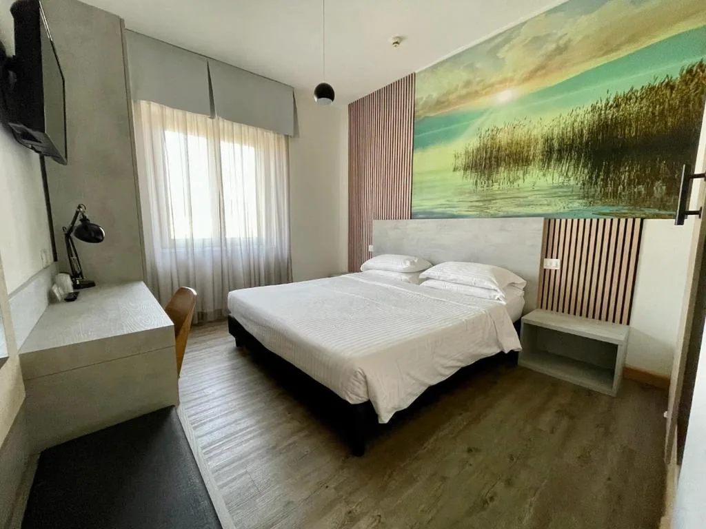 Camera Budget Matrimoniale/Doppia con Letti Singoli — B City Hotel Bardolino