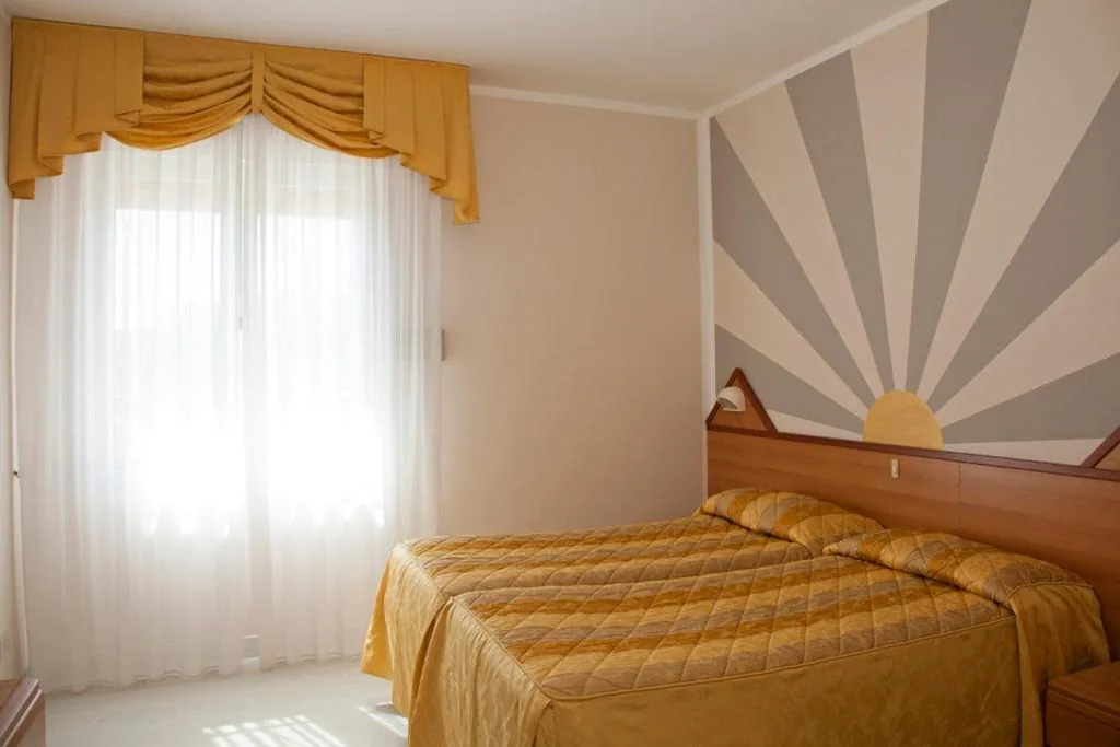 Camera Budget Matrimoniale/Doppia con Letti Singoli — Hotel Righetto Fronte Mare