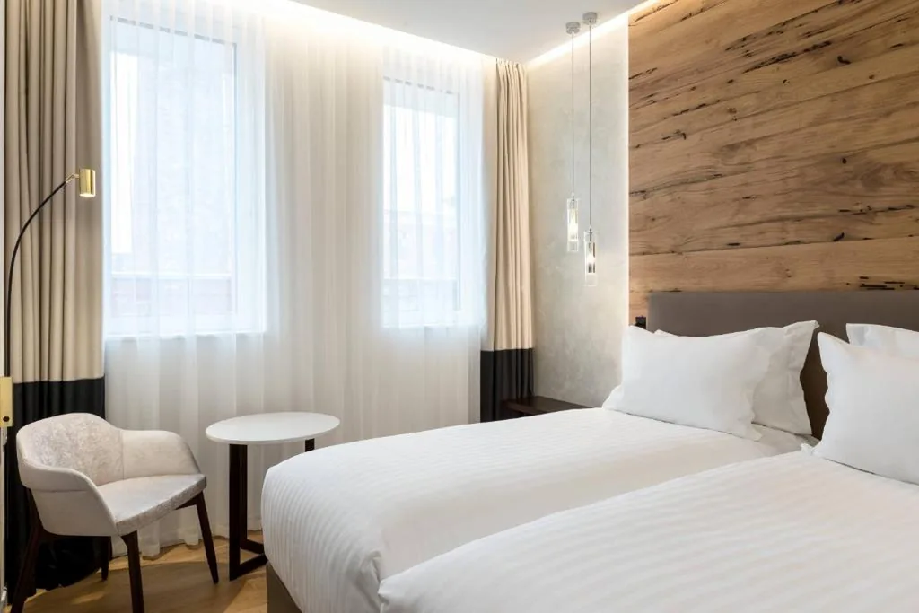 Camera Classic con 1/2 Letti Singoli — AC Hotel Venezia by Marriott