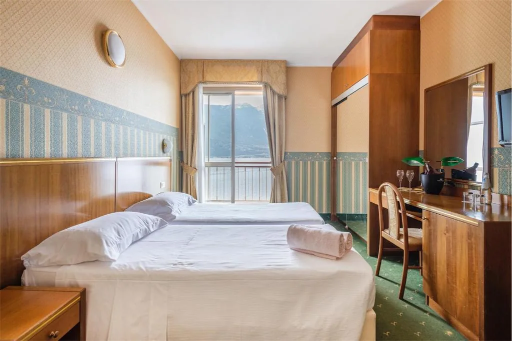 Camera Classic con Vista Lago — Hotel Splendid Palace