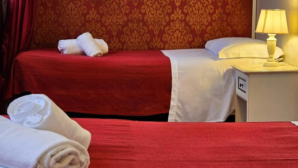 Classic Twin Room — Hotel Messner