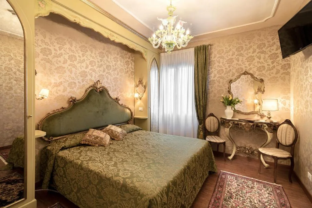 Camera Classic Matrimoniale/Doppia con Letti Singoli — Hotel Bel Sito e Berlino