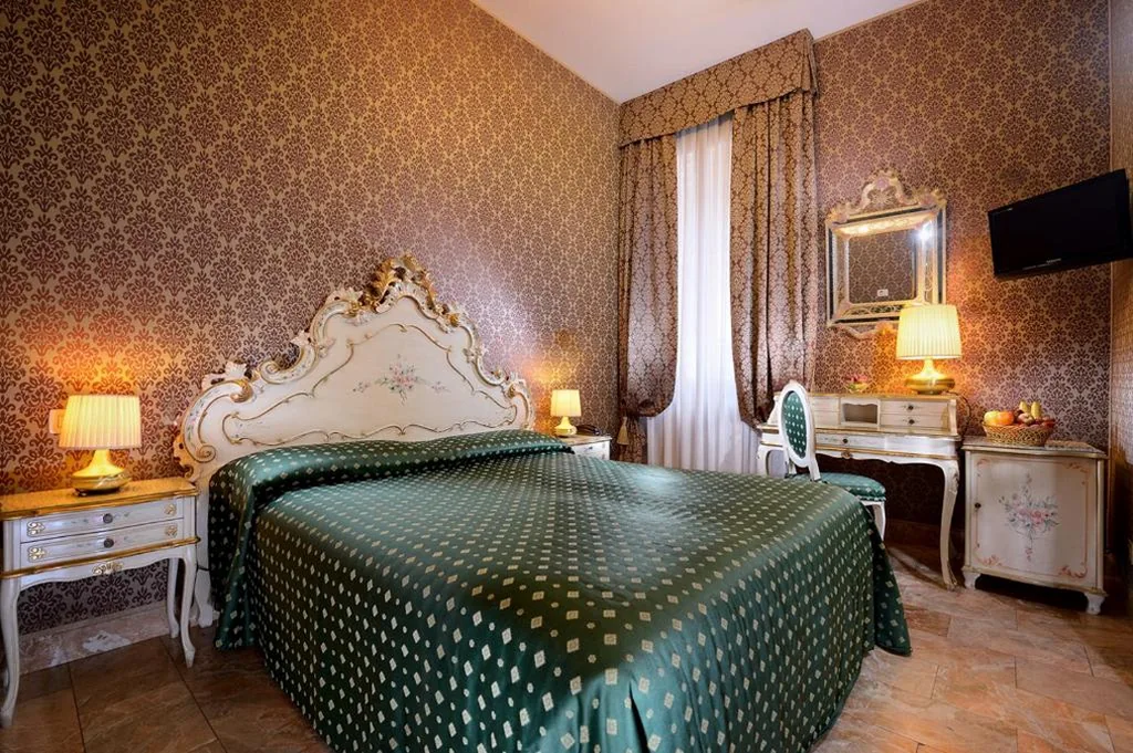 Camera Classic Matrimoniale/Doppia con Letti Singoli — Hotel Canaletto
