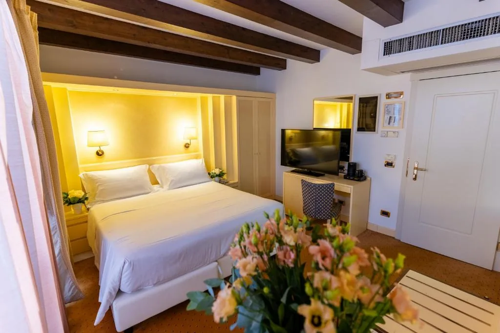 Camera Classic Matrimoniale/Doppia con Letti Singoli — Hotel Giudecca Venezia