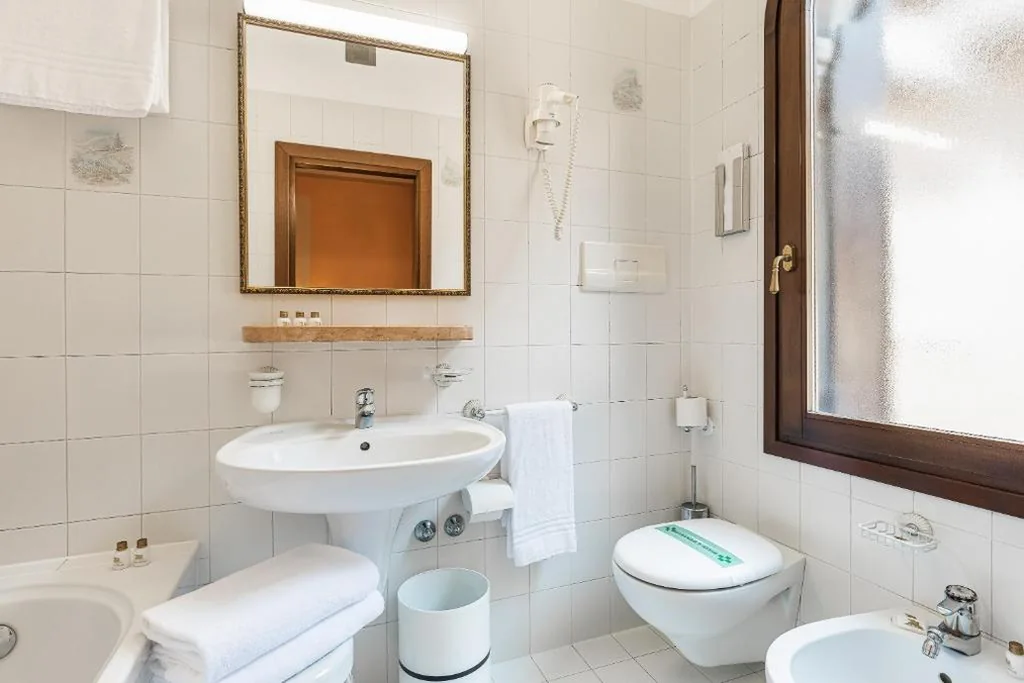 Classic Double or Twin Room — Hotel Marconi