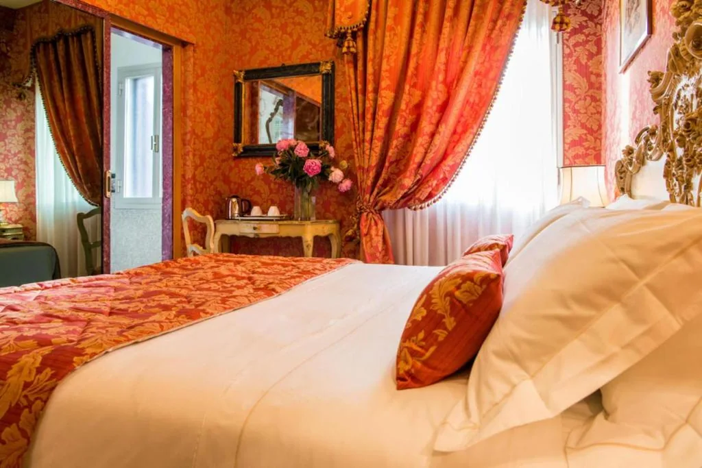 Classic Double or Twin Room — Hotel Santo Stefano
