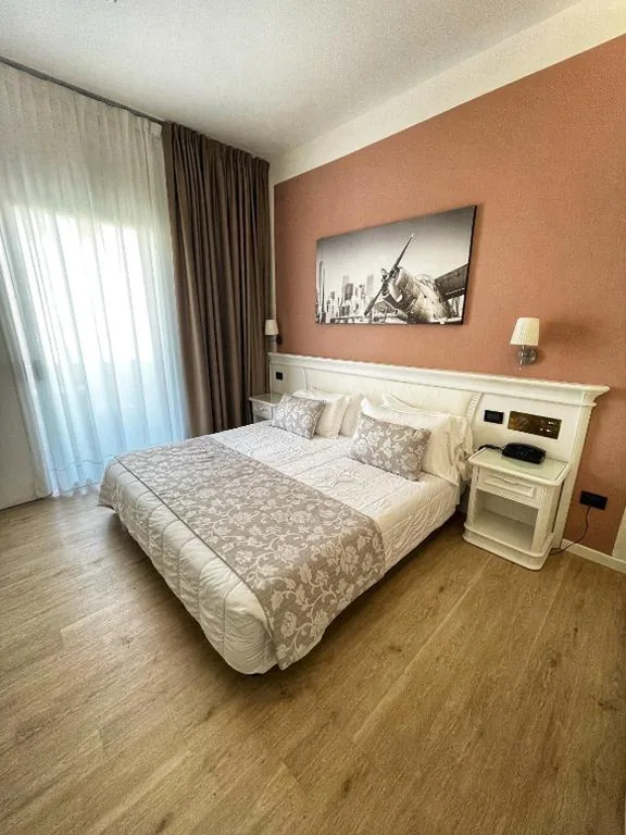 Classic Double or Twin Room — Park Hotel Cellini