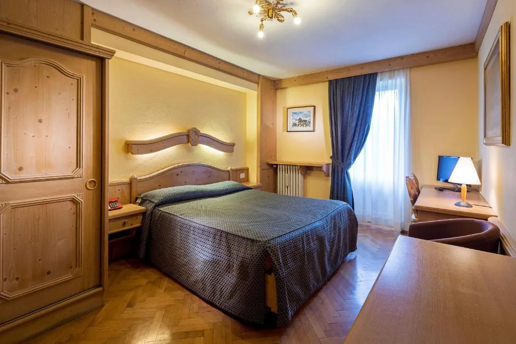 Camera Comfort Matrimoniale/Doppia con Letti Singoli con Balcone — Hotel Corona