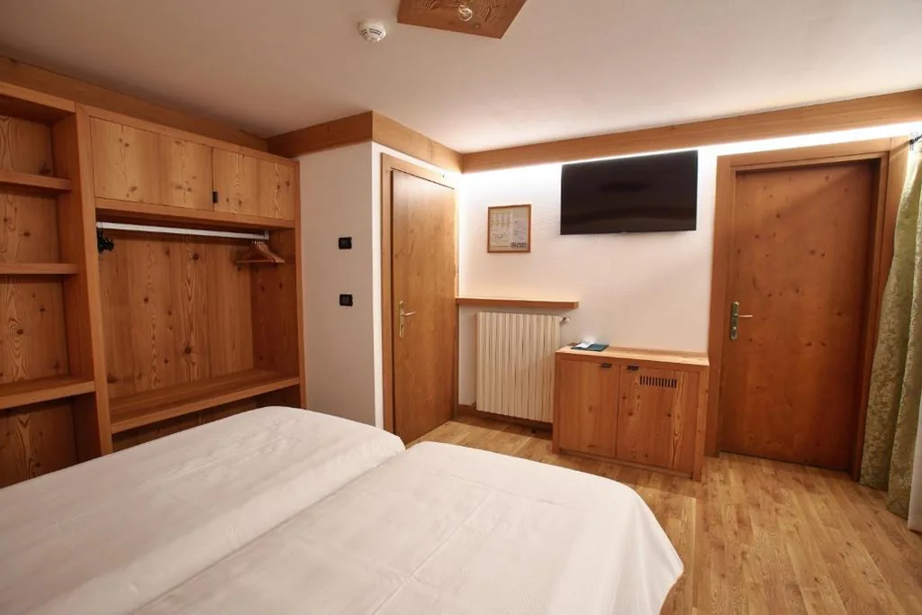 Comfort Double or Twin Room — Hotel Des Alpes