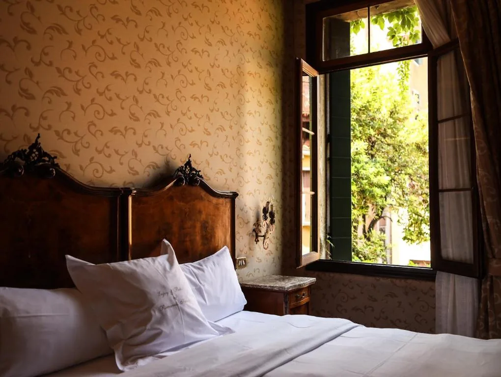 Comfort Double or Twin Room — Hotel Flora – By Romanelli Family