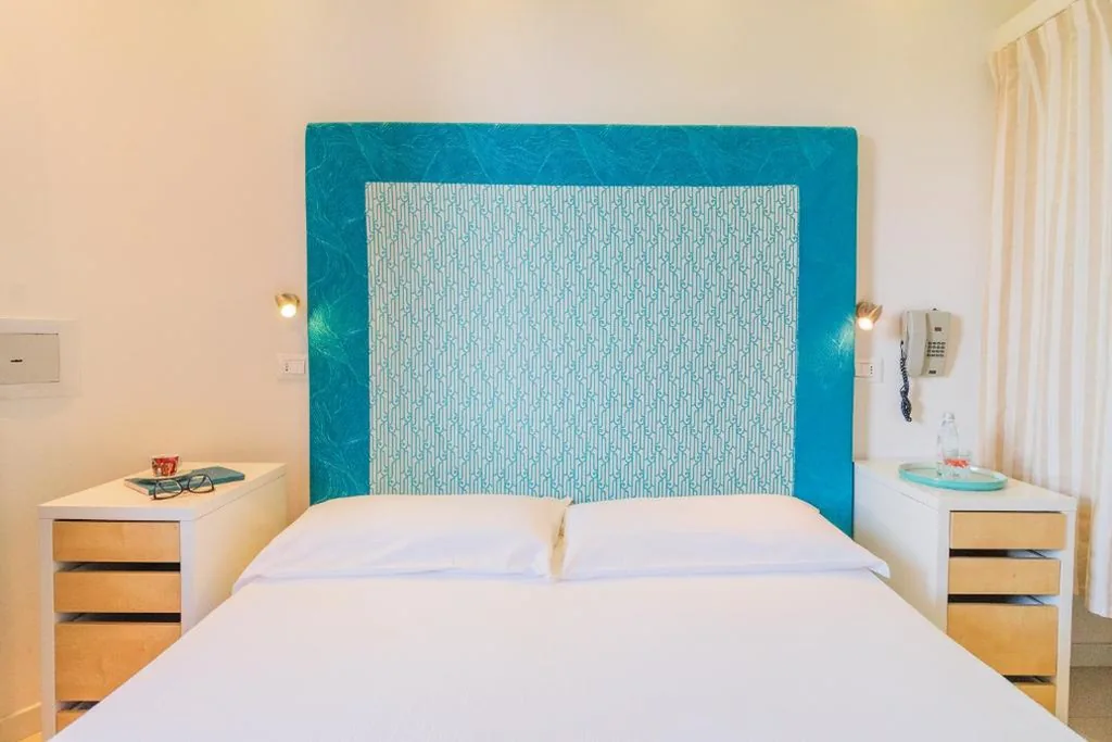 Camera Comfort Matrimoniale/Doppia con Letti Singoli — Hotel Speranza